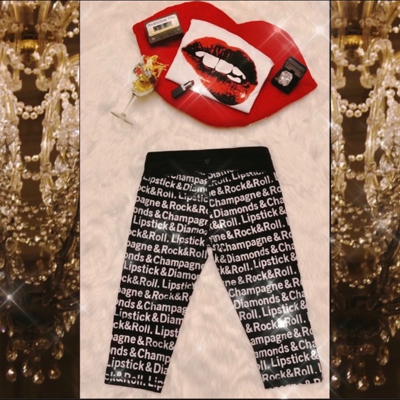 Betsey Johnson Workout  Fun Capris. - Picture 6 of 9